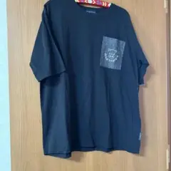 ドラッグストアーズ　ブラック　ポケット付きTシャツ