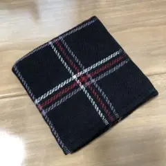 黒と赤のチェック柄　ハンカチ 約23cm