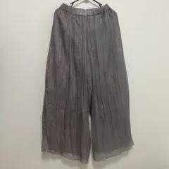 グレーパープルパンツ