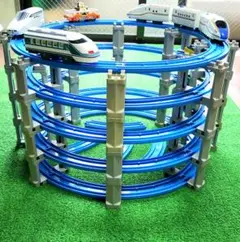 プラレール 超電導リニアL0系「5段タワー」レイアウト 洗浄済み