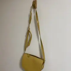 A.P.C. ハーフムーン バッグ