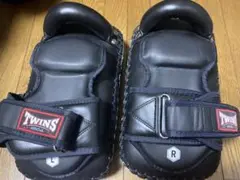 TWINS SPECIAL キックミット L/Rセット⭐︎新品Sサイズ