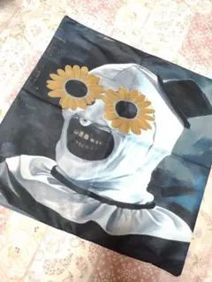 Art The Clown Sunflower verクッションカバー