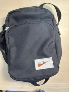 Nike ブラック ショルダーバッグ