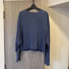 ネイビー クロップドスウェット