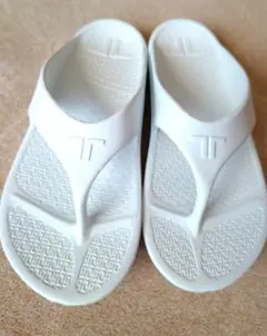 テリック FLIPFLOP ULTRASOFT 白 M （24〜24.5）極美品
