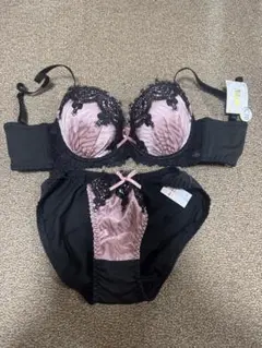 ピンク ブラック ブラジャーショーツセット A65〜D75