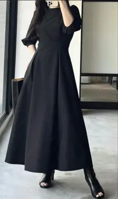 【極美品】nairo 　ナイロ　クルーネックヘップバーンワンピース　M