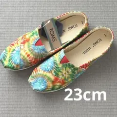 TOMS カラフルタイダイ柄　スリッポン 23cm 新品