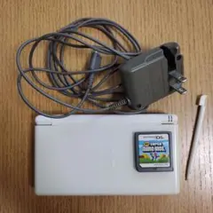 ニンテンドー DSLite ホワイト DSライト　ニュースーパーマリオブラザーズ