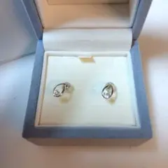 Canal 4C ダイヤモンド風シルバーピアス