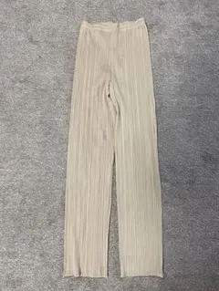プリーツプリーズ パンツ