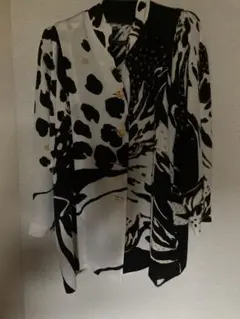 日本製　新品　動物アートデザイン長袖シャツ