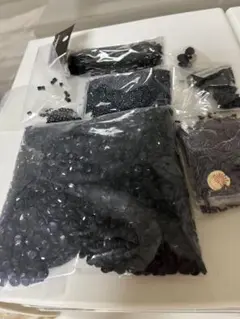 黒のプラスチックビーズセット