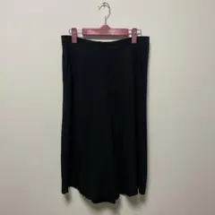 INDIVIの黒のタック入りワイドパンツ