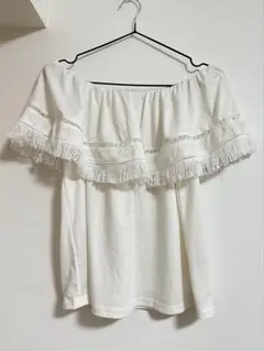 オフショルダー ホワイト Tシャツ フリンジ付き