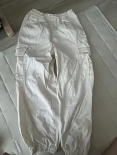 GU ホワイトカーゴパンツ