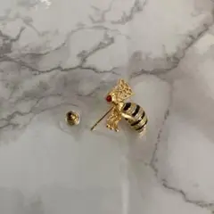 ミツバチピアス　ペンギンピアス　2点セット　ミオハルタカ　お好きな方に