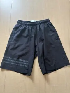 adidas アディダス　ショートパンツ　スポーツウェア　160