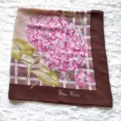 ニナリッチ　Nina Ricci　花柄シルクスカーフ