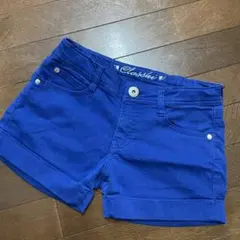 青い半ズボン