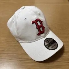 ホワイト Bロゴ キャップ 9TWENTY