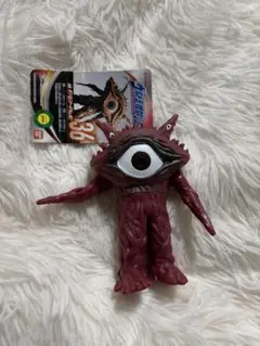 怪獣フィギュア 一つ目 赤紫色 バンダイ