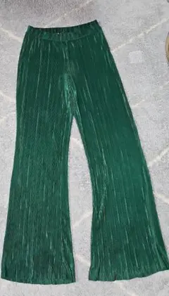ZARA グリーン プリーツパンツ
