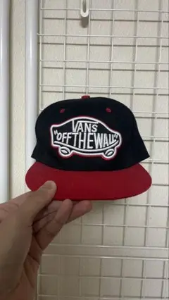 VANS フラットビルキャップ 黒/赤