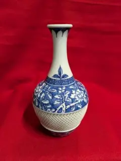青と白の花柄 陶器 一輪挿し
