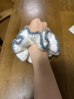 シュシュ　ハンドメイド　青白