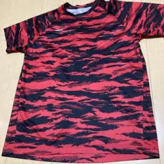 TIGORA 迷彩柄 Tシャツ Sサイズ 赤黒