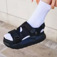 UGG アグ ラ アルト クロスストラップ ブラック