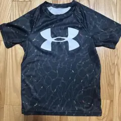 Under Armour HeatGear ブラック Tシャツ YMD/JM/M