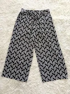 ザラ トラファルク ガウチョパンツ イージーパンツ M リボン 総柄 白 黒