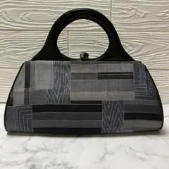 和装用バッグ 幾何学模様 黒とグレー　ハンドメイド　共布ハギレ付き　ハンドバッグ