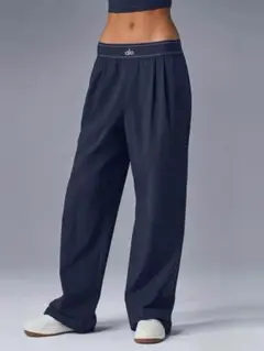 新品 Alo Yoga（アロヨガ） パンツ ボトムス トラウザー ネイビー M