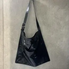 レザーショルダーバック　本革