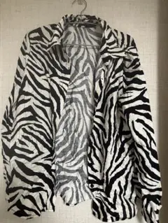 SHEIN ゼブラ柄 長袖シャツ