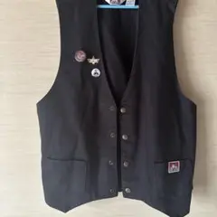 【お買い得】BEN DAVIS 黒ベスト Mサイズ バッジ付き！