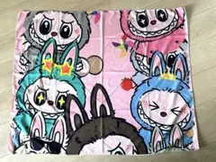 ラブブ　タペストリー