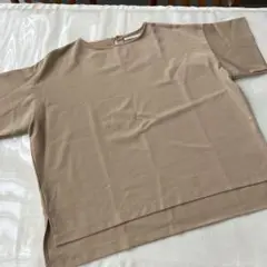 praia ベージュ　半袖