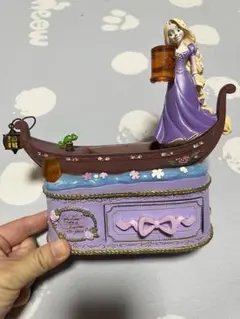 ディズニーストア　ラプンツェル　フィギュア小物入れ完売品激レア
