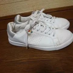 ホワイト スニーカー 合成皮革