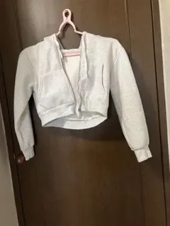 グレー クロップドパーカー フード付き