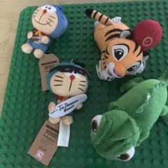 フェルト マスコット人形 4点 ドラえもん 2体 ／虎／カメレオン