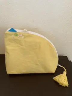 ねこのポーチ
