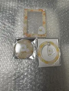 銀魂　 Botania 缶バッジ　ゆらゆらアクリルスタンド　硬質ケースエリザベス
