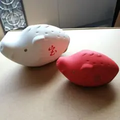 新品 紅白いのししの置き物