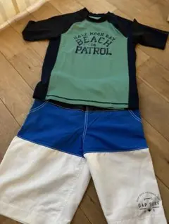 GAP男の子用水着ハーフパンツ　150サイズ　美品